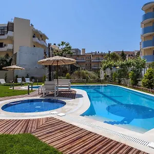 3* Lägenhetshotell Leonidas &